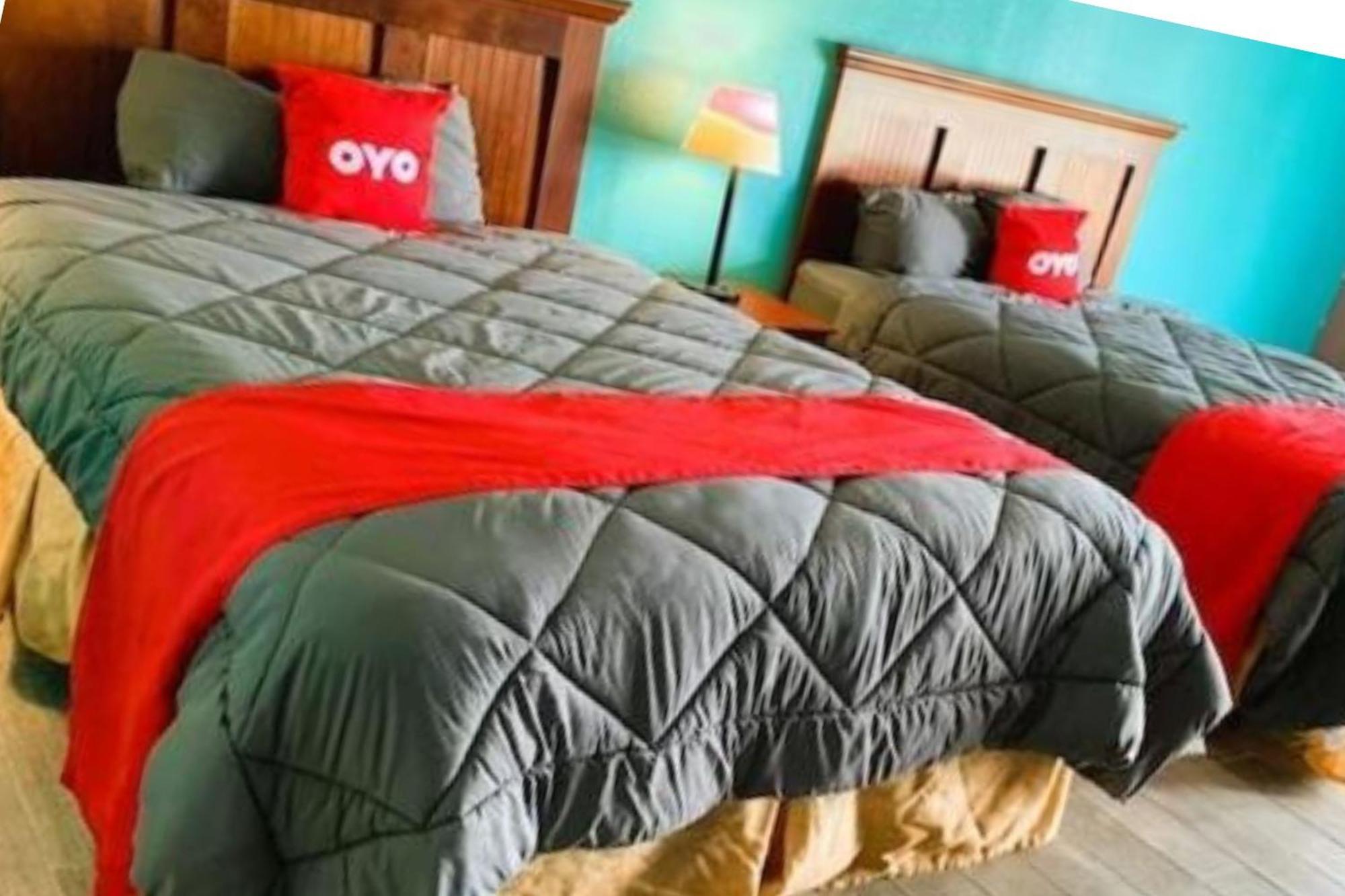 Oyo Hotel Dundee By Crystal Lake Exterior foto